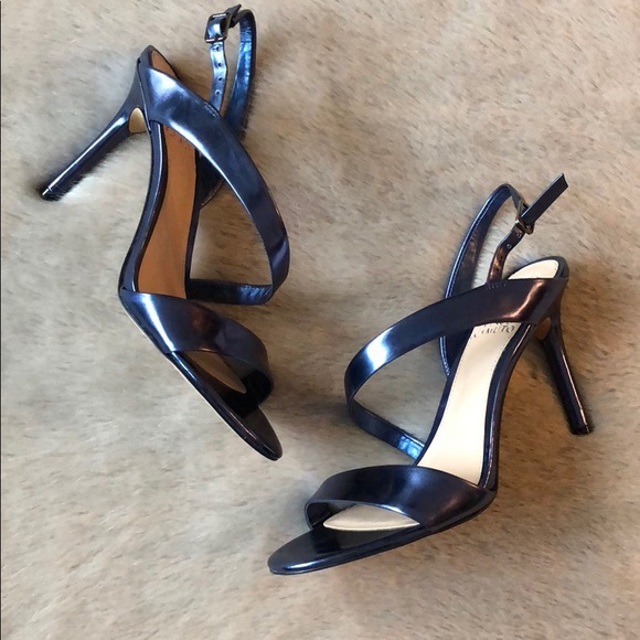 vince camuto costina